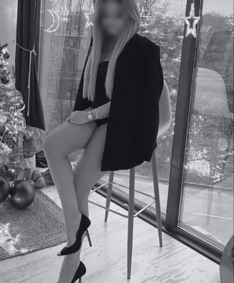 Annika, 36