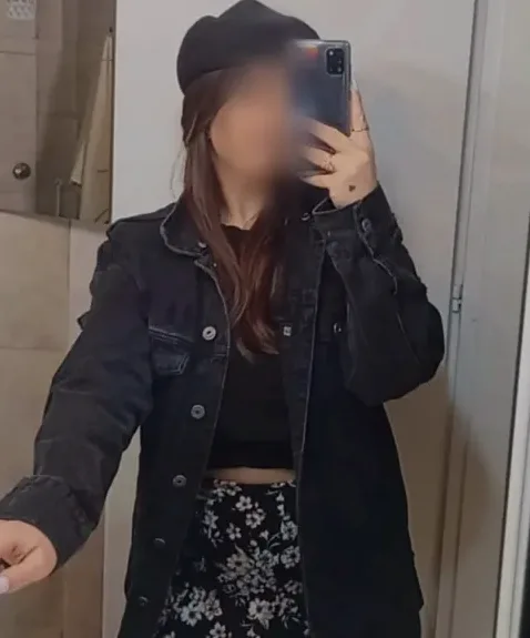 Claudia, 29