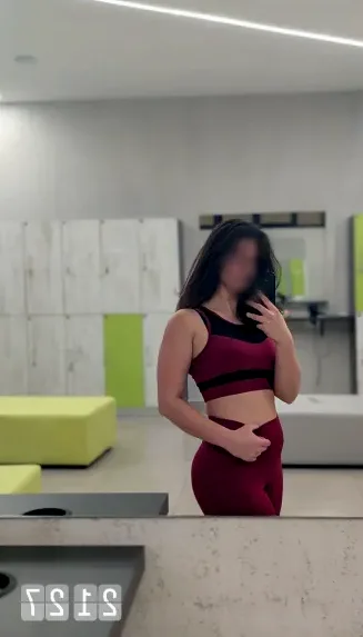 Daniela, 28