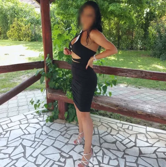 Denise, 36