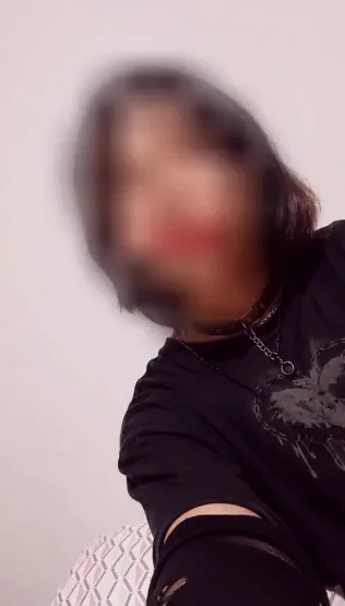 Fatma, 18