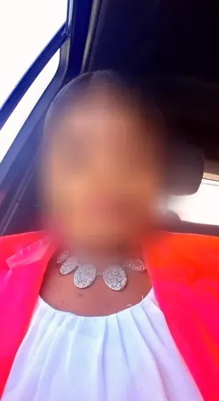 Lucia, 40