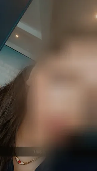 Manuela, 29