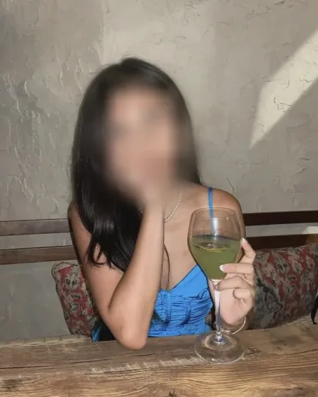 Manuela, 19