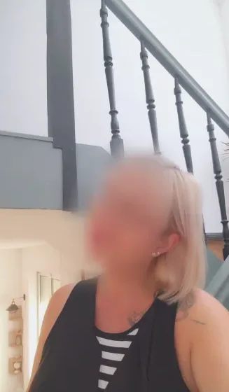 Nadja, 37