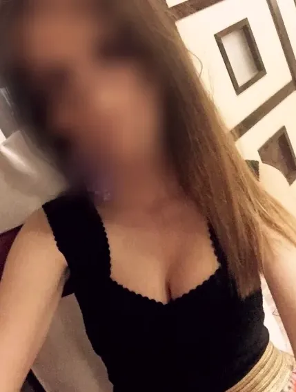 Neele, 32