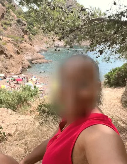 Nicole, 33