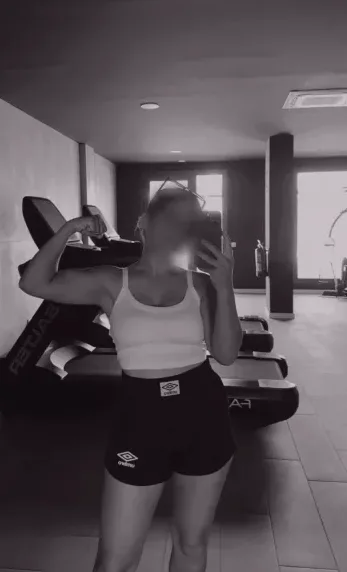 Pauline, 25