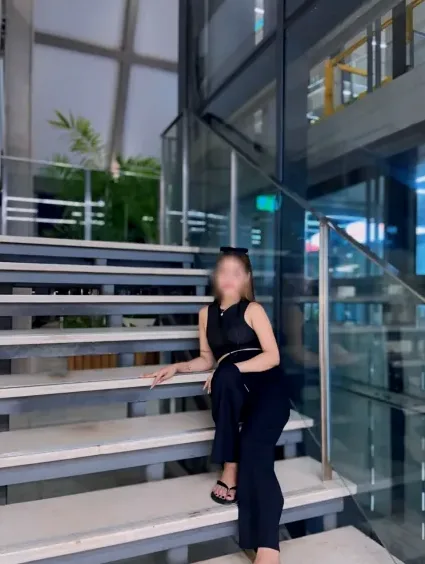 Pia, 23