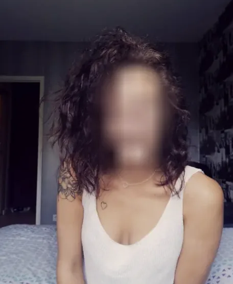 Sabrina, 30