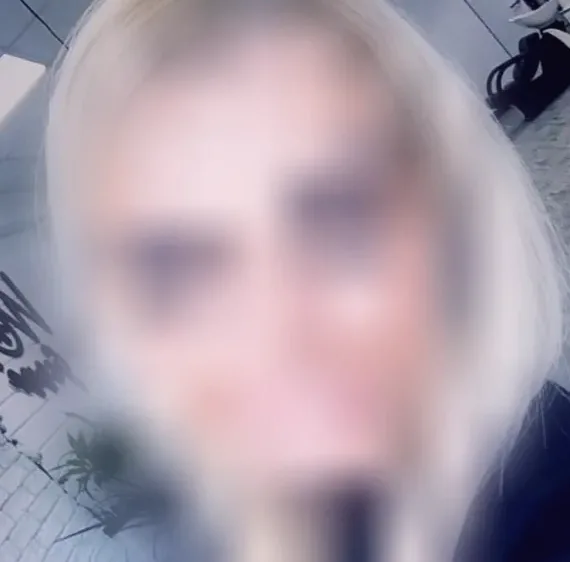 Stefanie, 37